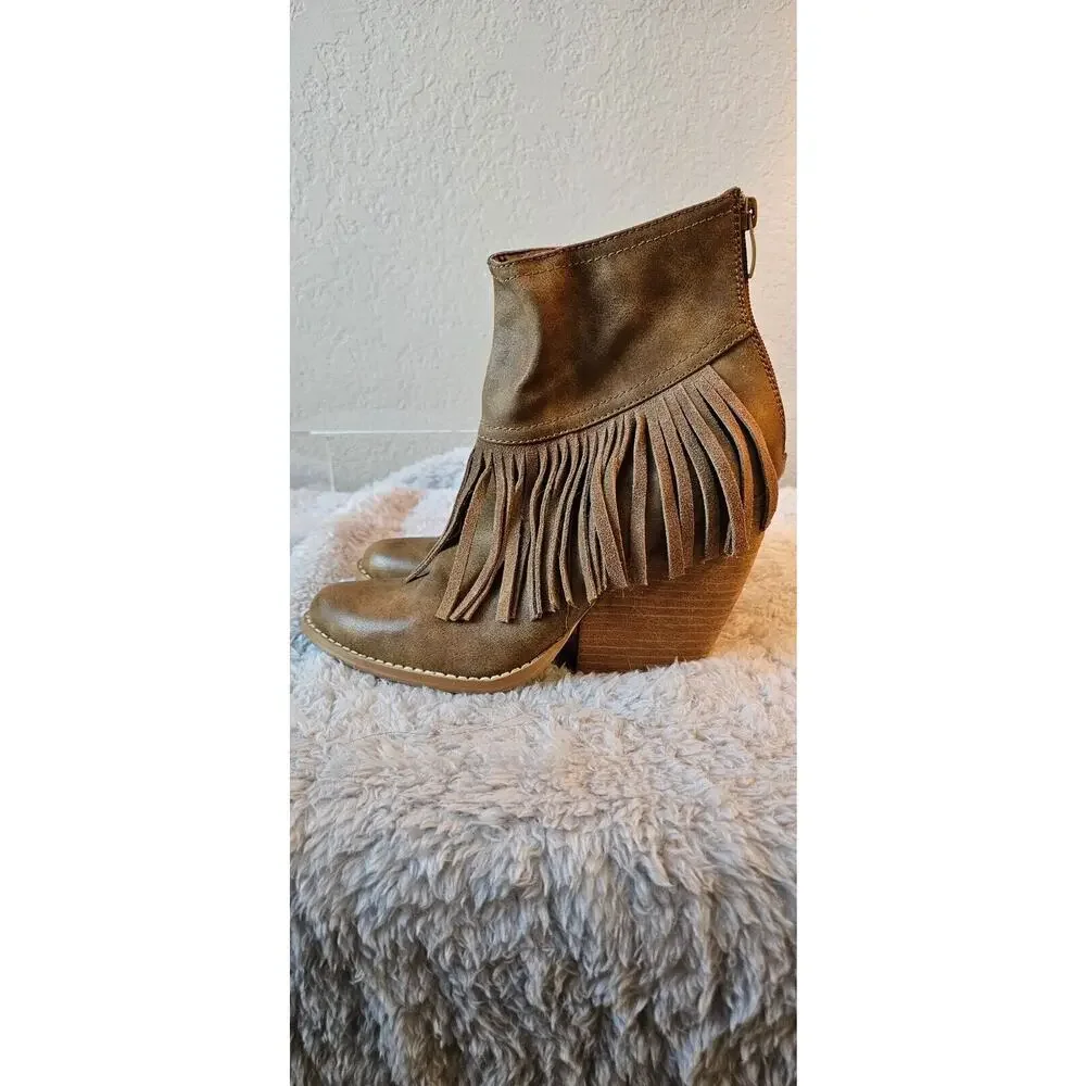 VERY VOLATILE LA‎ Women's 8 Taupe KHLOE Western Fringe Festive Ankle Booties